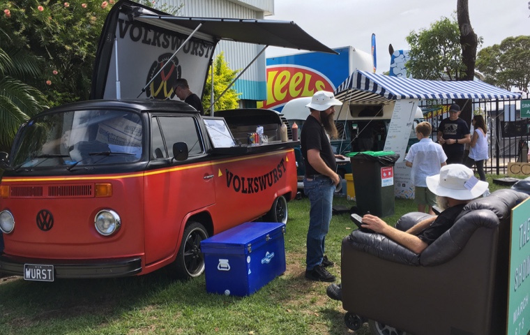 /32-alleswurst/wurstwagen1.jpg