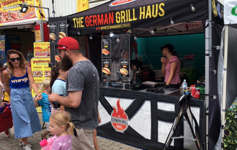 /32-alleswurst/wurstwagen3.jpg